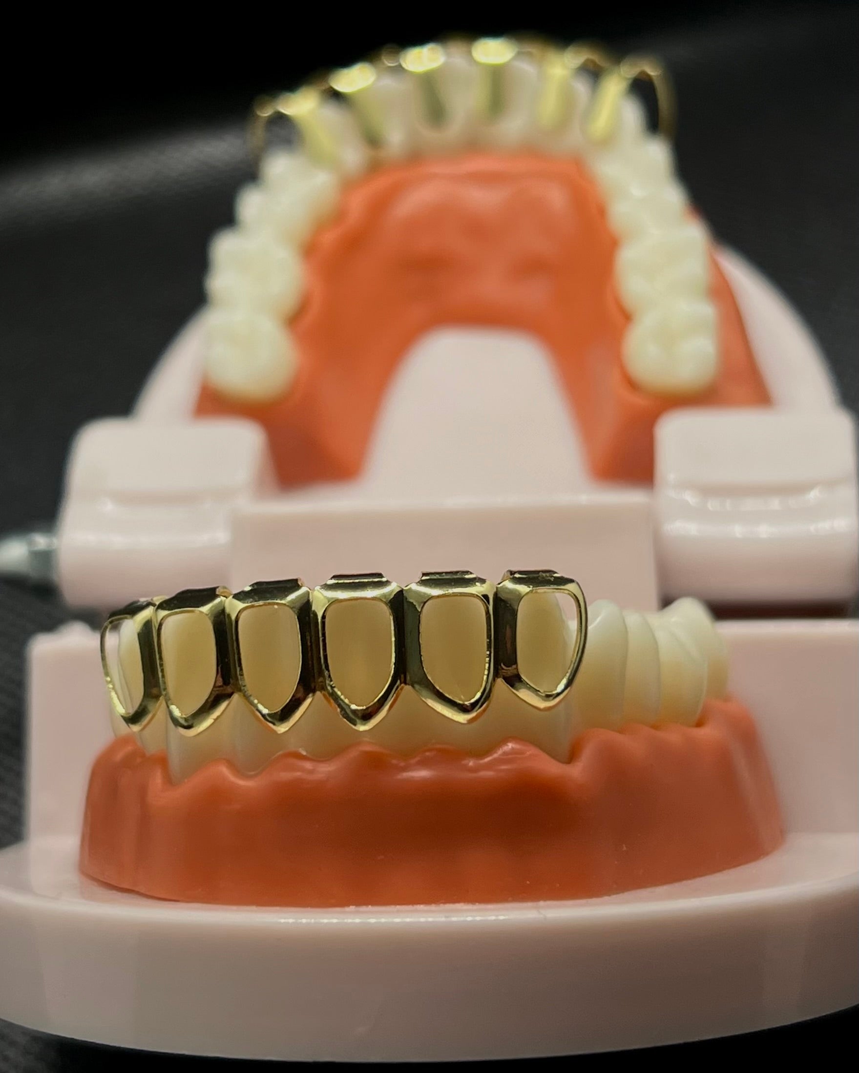 Upper + bottom teeth grillz (2pcs) GOLD