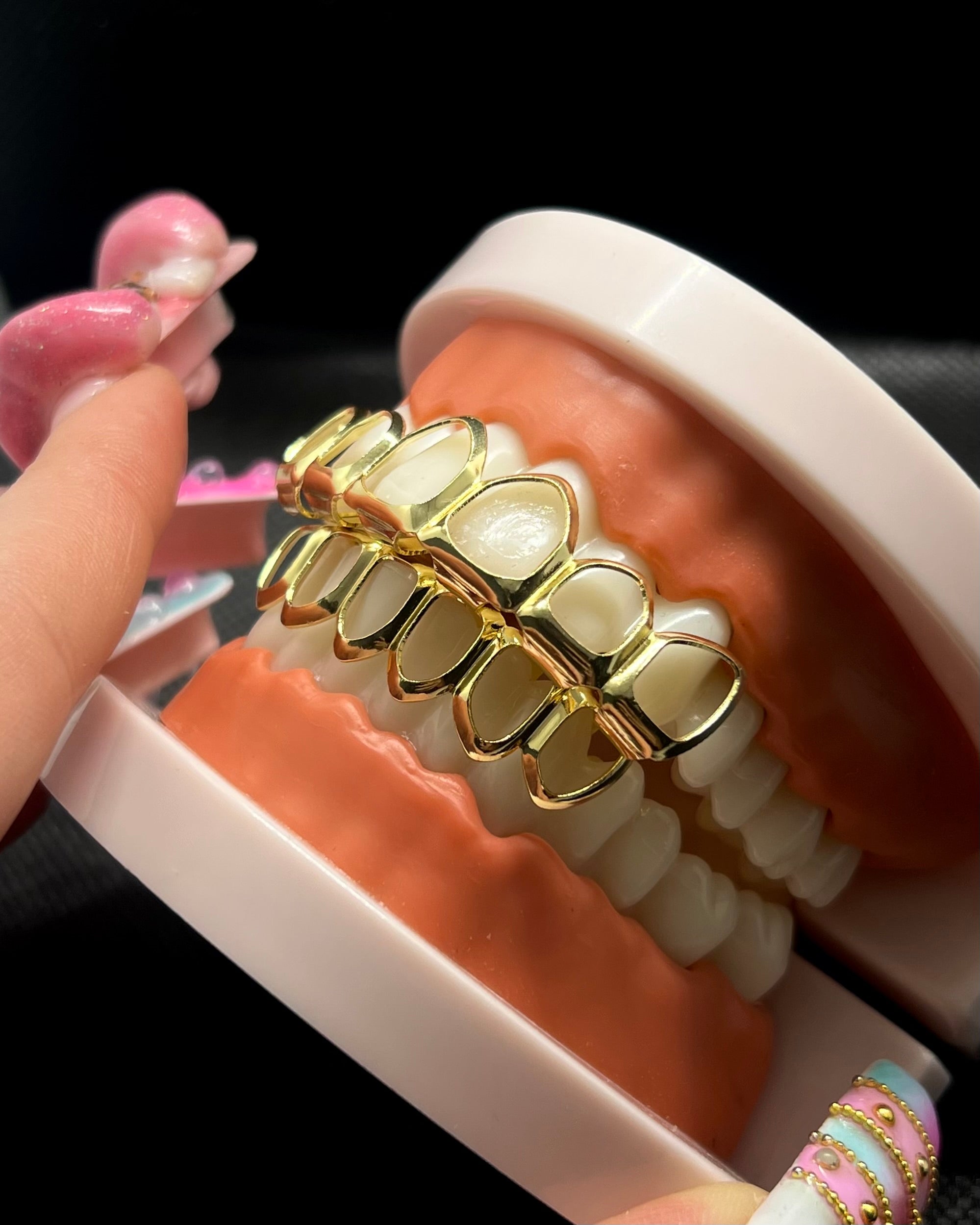 Upper + bottom teeth grillz (2pcs) GOLD