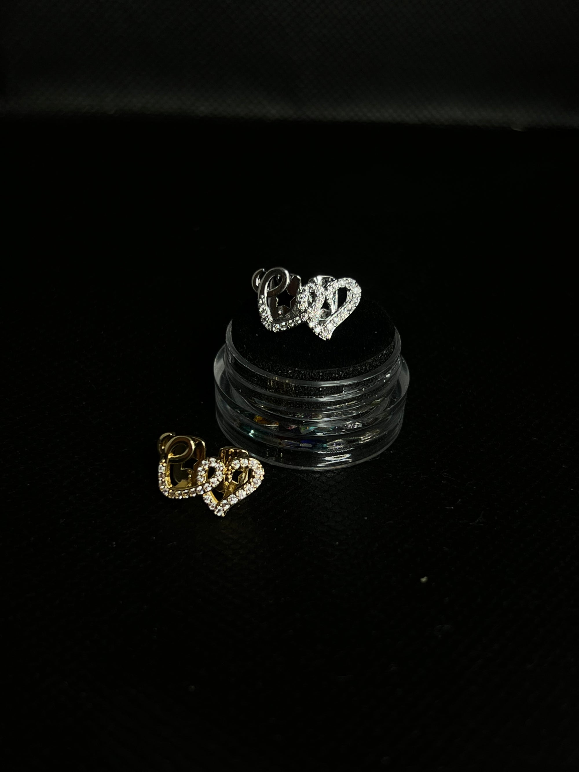 Heart-shaped grillz with gems