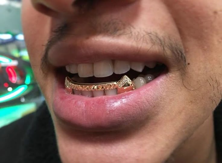 Bottom teeth grillz