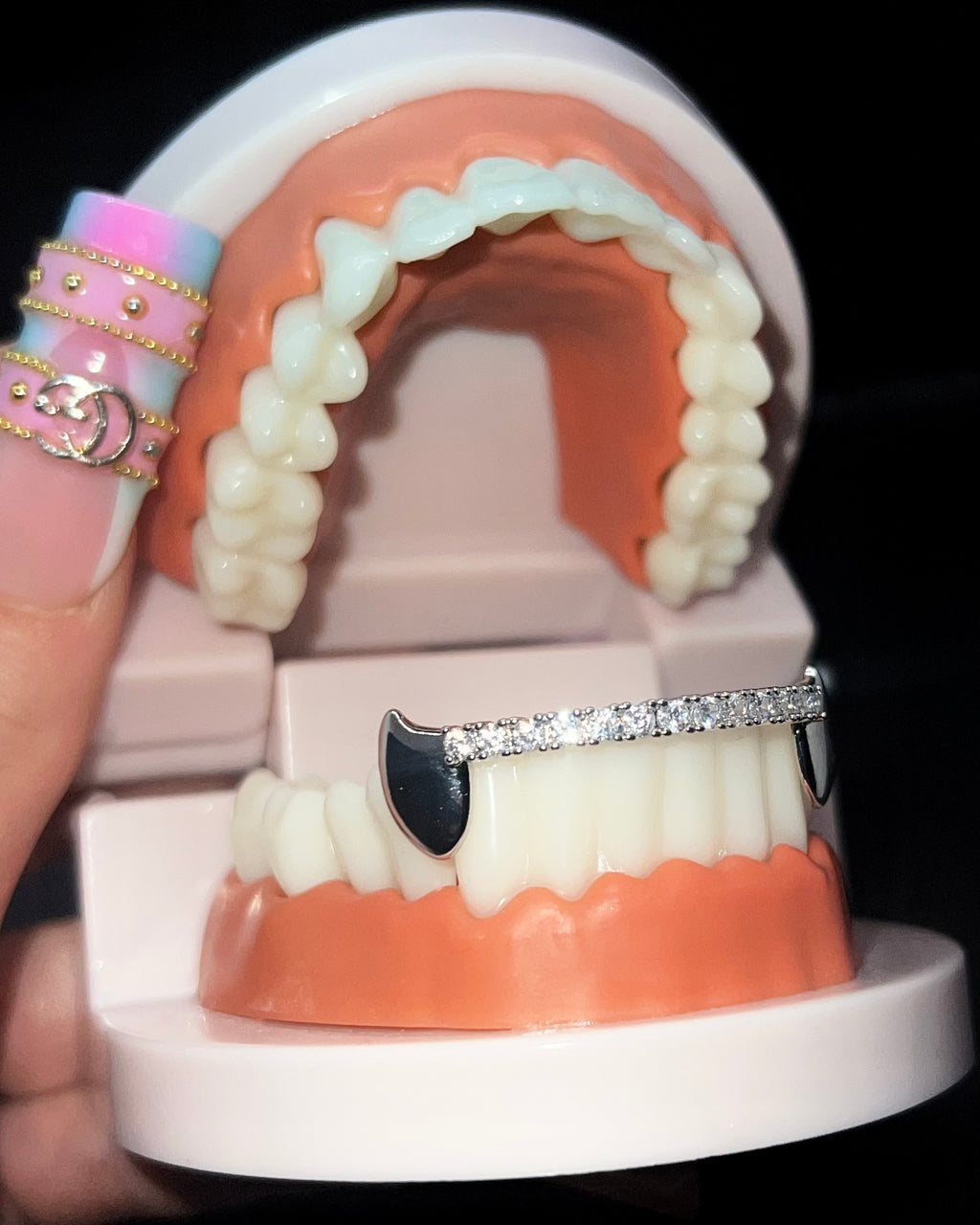 Bottom teeth grillz