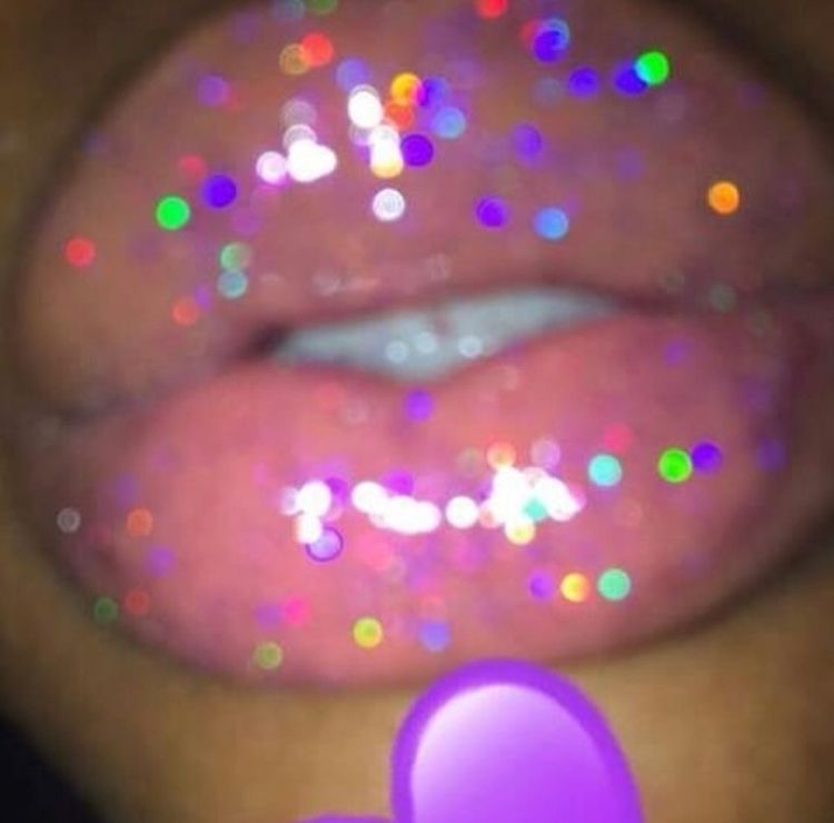 ICEESKIES glitter lip gloss