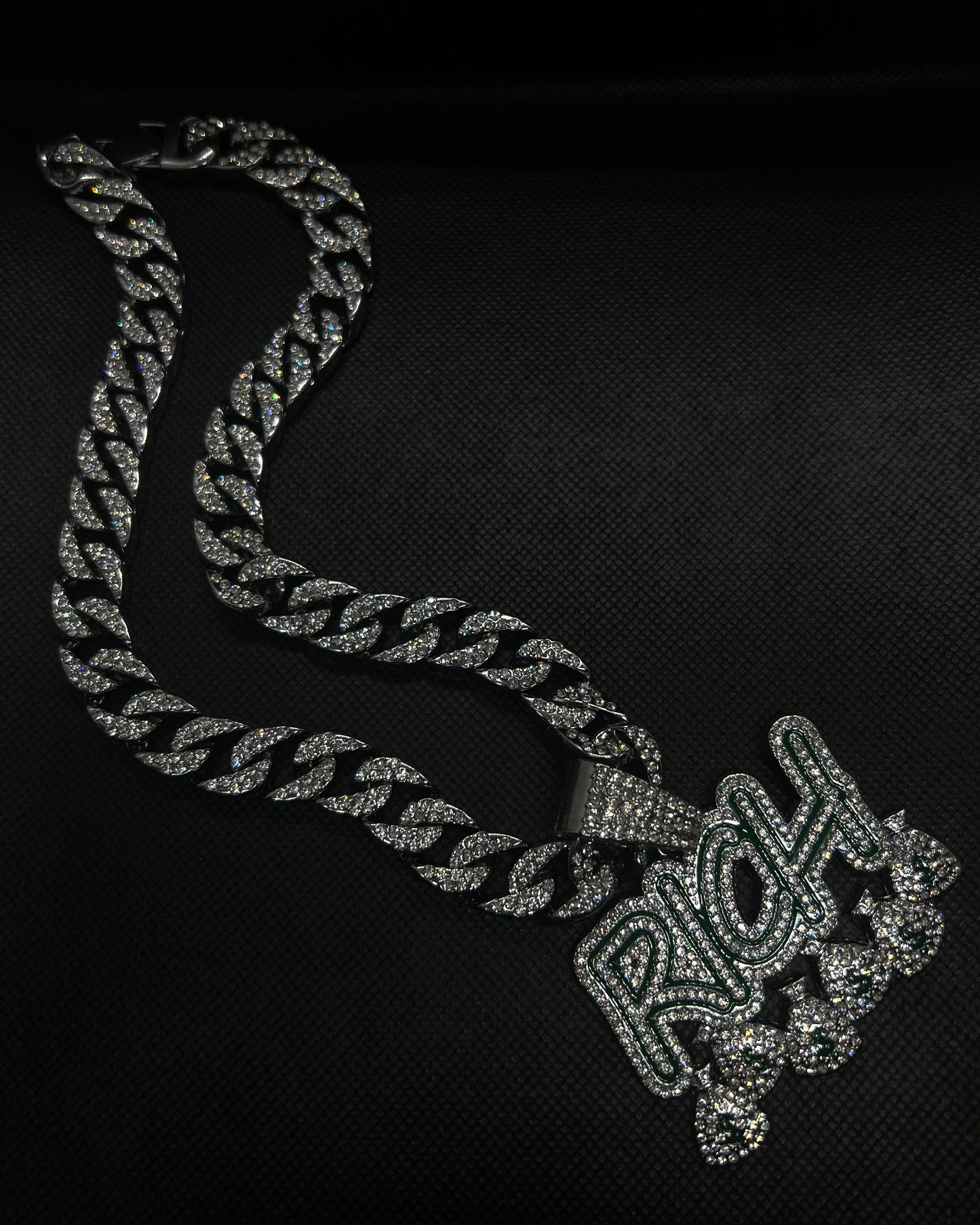 ICED OUT chain with pendant “RICH”