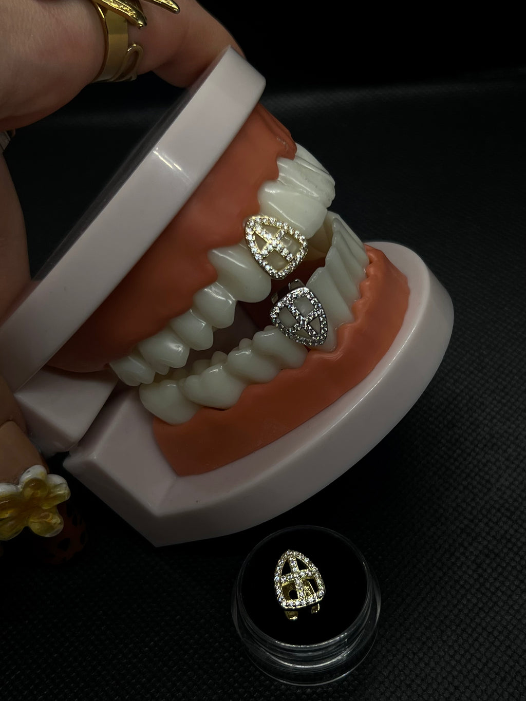 Grillz "cross cap"