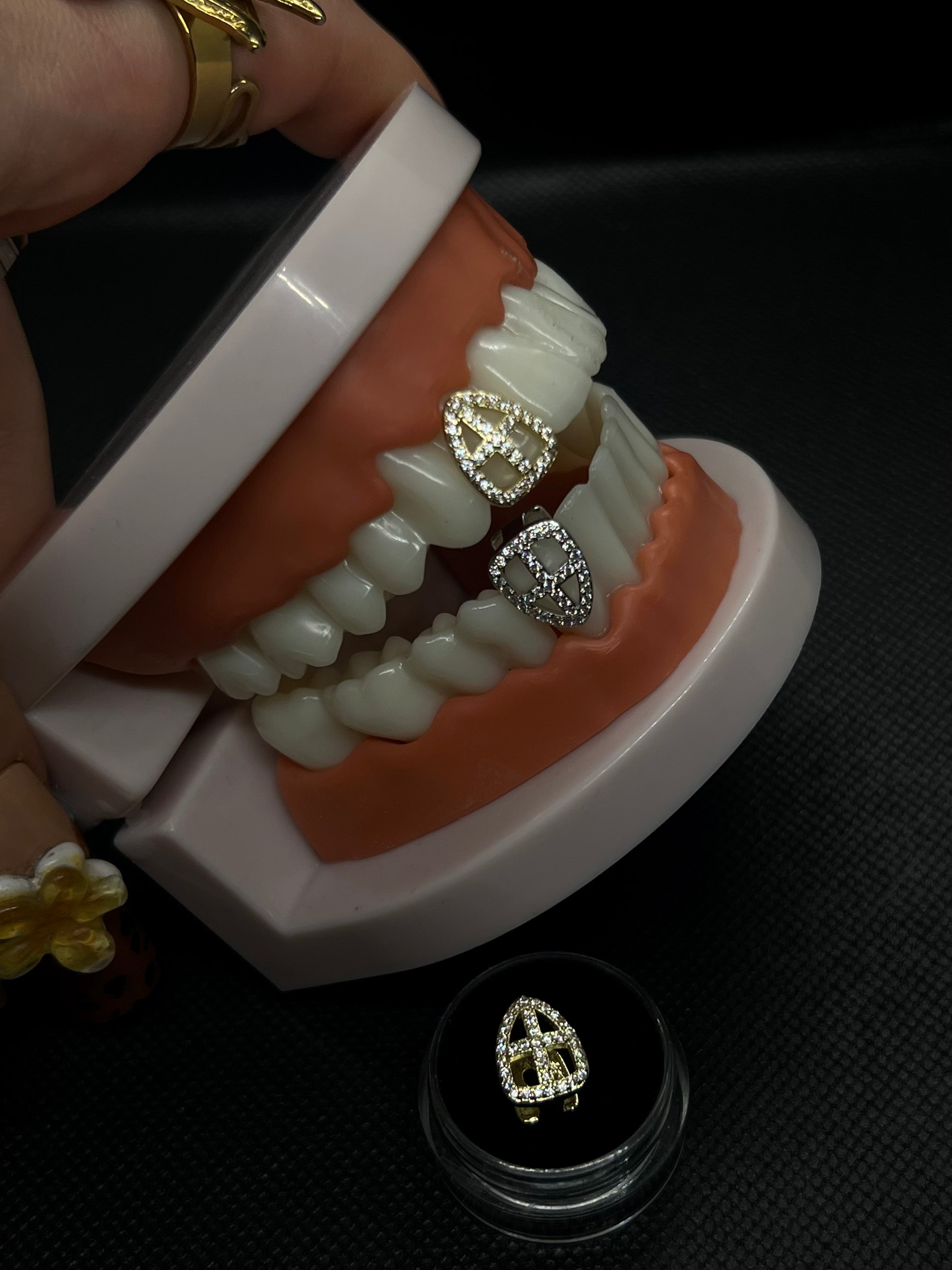 Grillz "cross cap"