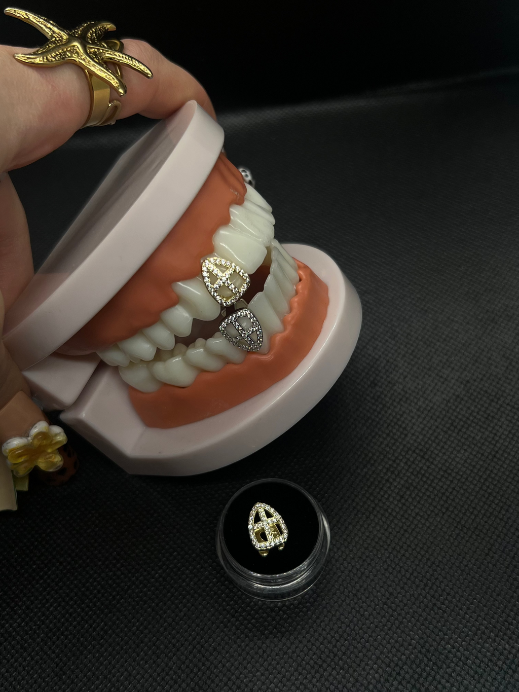 Grillz "cross cap"