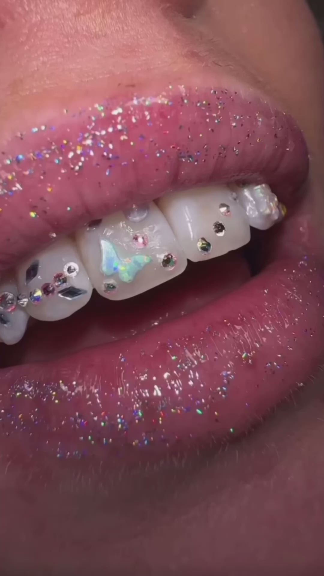 ICEESKIES glitter lip gloss
