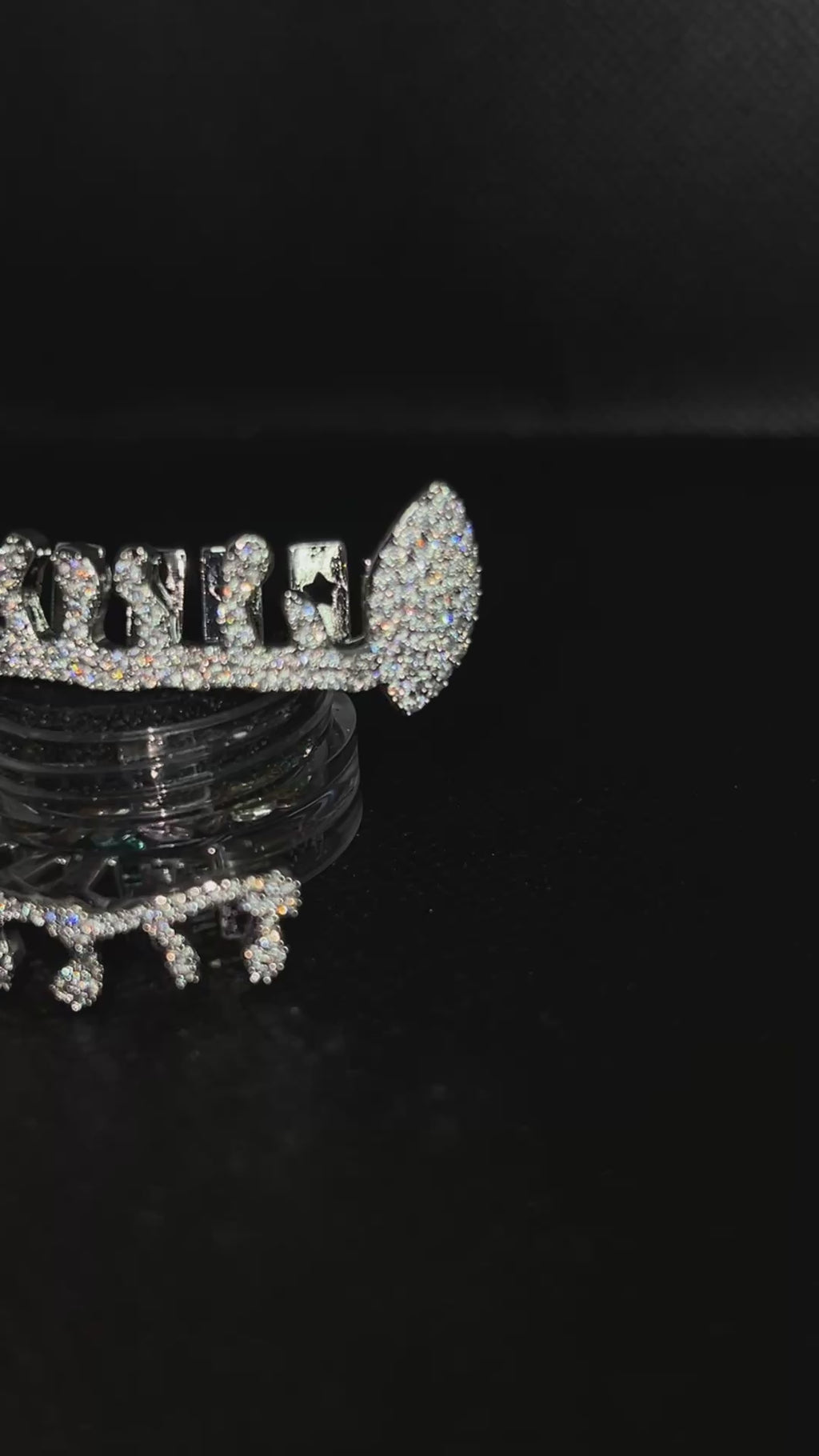 Upper + Bottom teeth grillz with gems